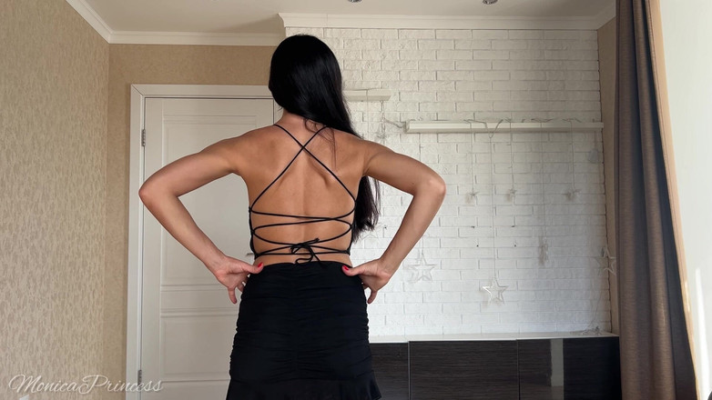 Princess Monica: Test strečink zkouší na topy, břicho a podpaží škádlení