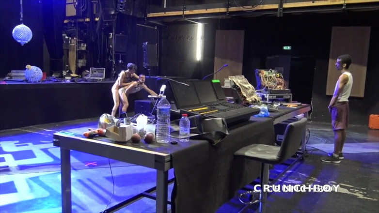 The official French bareback channel: Twink fucked bareback in dance club