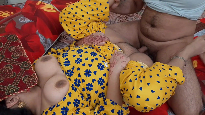 QueenbeautyQB: Mẹ kế Ấn Độ giúp con trai kế thủ dâm