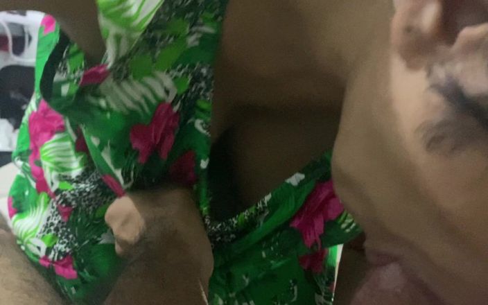 Arabicqueen: インドのタミル語のアッカは、キスでHandsomboy Tamilnaaduの男の子の唇を食べました