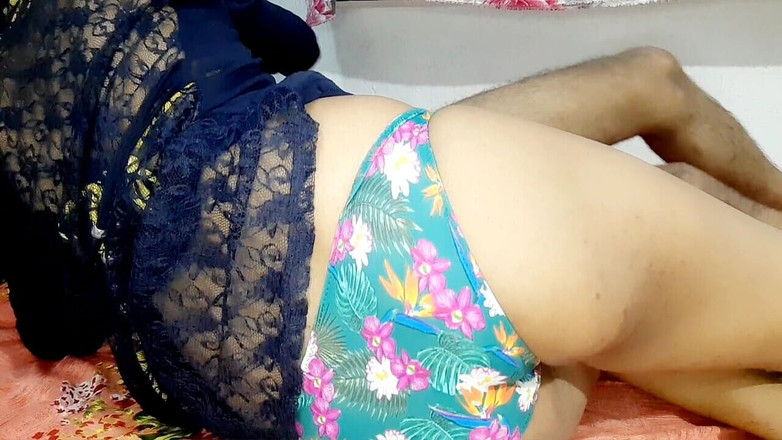 hotXriya: Sexy indická holka ošukaná jejím přítelem