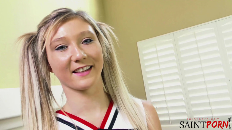 SaintPorn: April Gibt Mike Eine Private Cheerroutine