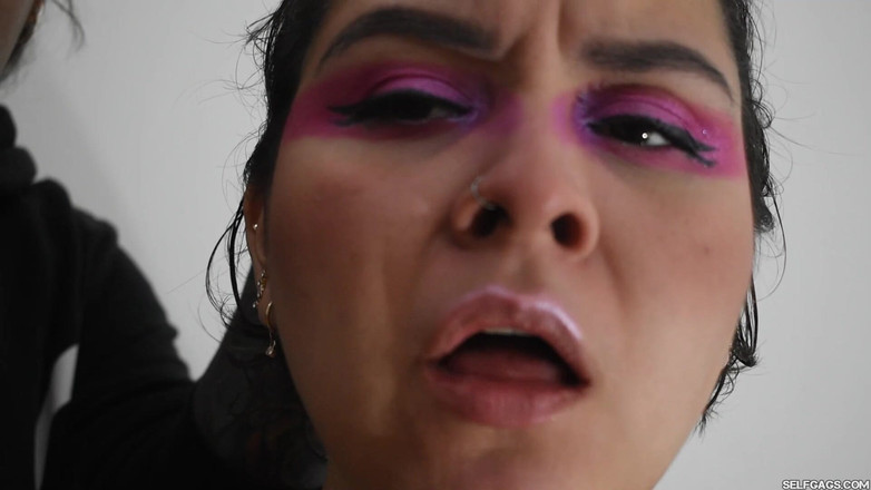 Selfgags Latina Bondage: Latihan jalang dalam kemajuan