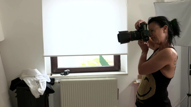 Deutschland Porno X: Vom Lüstling Gefickt - Reife Brünette Werden Beide Löcher Hart Gedehnt