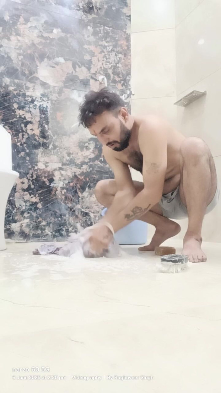 Rajasthani-old-lover: Il patrigno indiano e il patrigno si divertono nella doccia