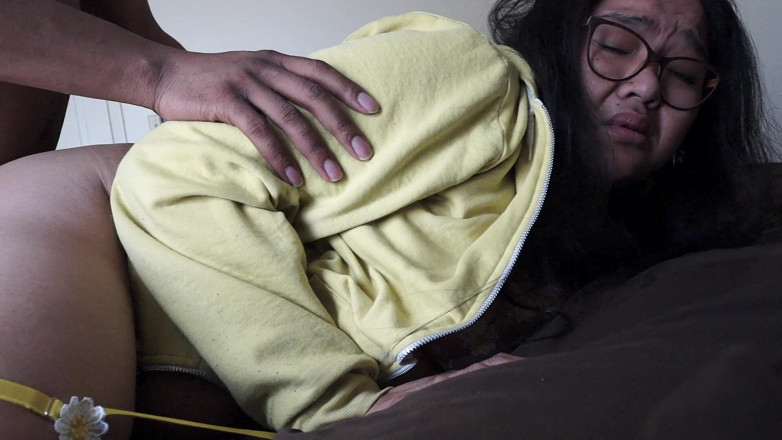 DeesDeepThroat: Dee în all yellow