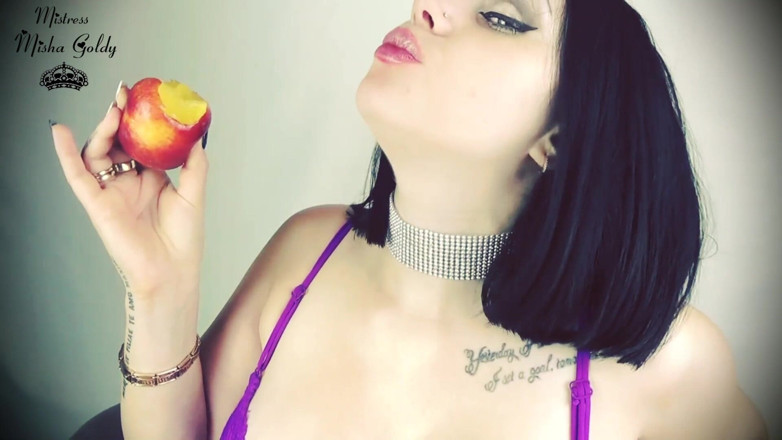 Goddess Misha Goldy: Frutta calde nella mia bocca ASMR