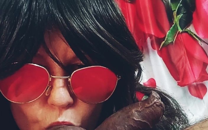 Bolly Karma: Kontol hitam dihisap dengan keras