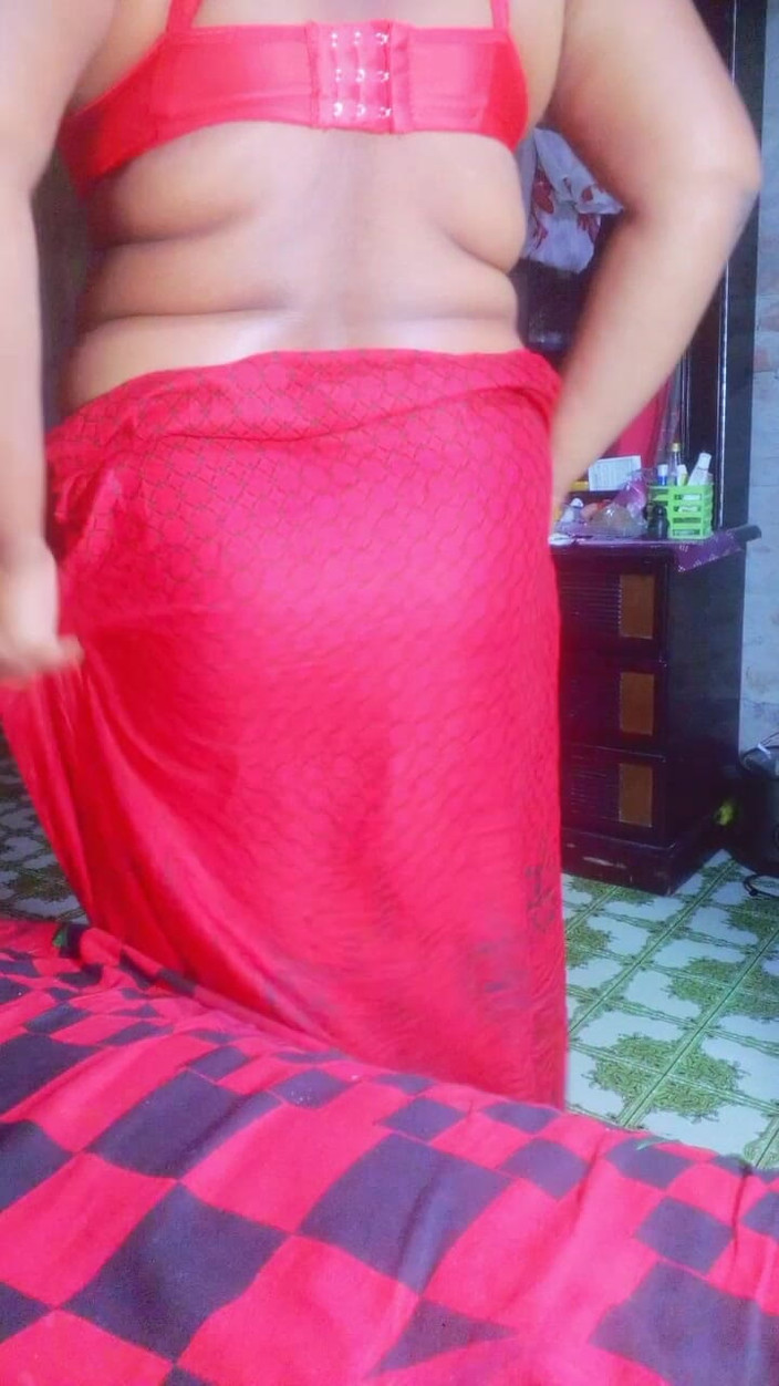 Sadia vabi: Radia Shows His Big and Beautiful Boobs R Pussy.