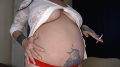 Abby Anna: Kouření se plížilo