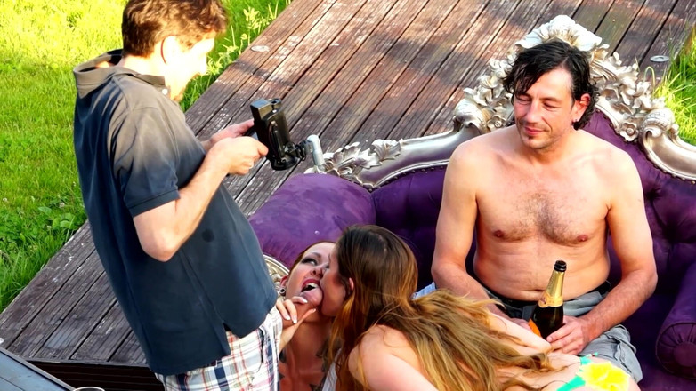 German Porn: Blondynka Outdoor Gangbang DP Trójkąt Jebanie Fest