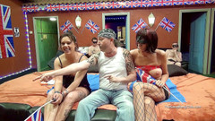 The Gangbang Club: Si matang bertatah dengan Trinty di parti seks berkumpulan kecil