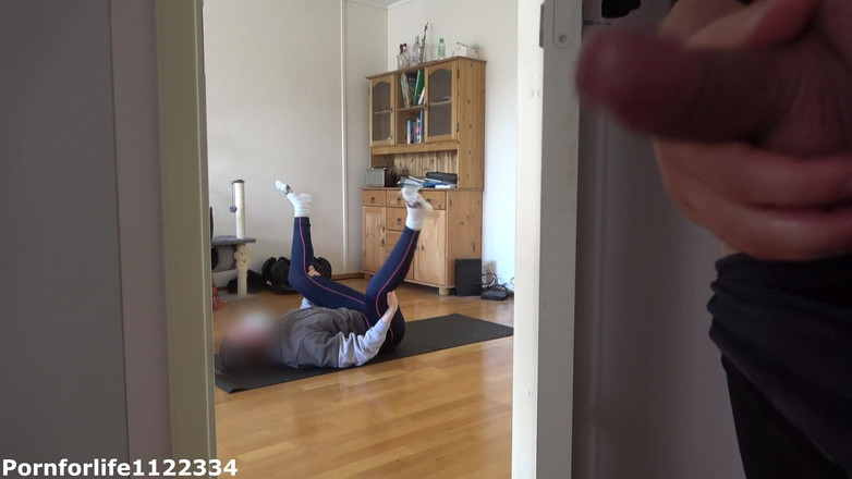 Pornforlife1122334: Ich liebe es zu sehen, wie meine stiefschwester yoga macht...