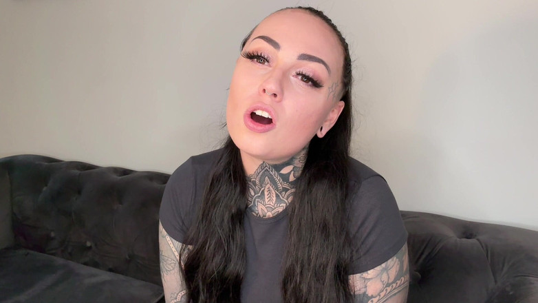 Miss Valentina: Di belakangnya