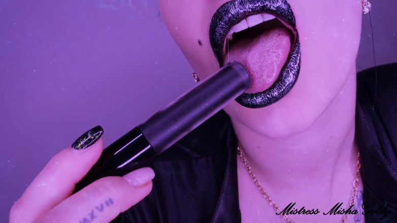 Goddess Misha Goldy: 광택 있는 검은 입술이 당신을 완전히 제어할 수 있습니다! 흑누나의 젖을 빠는 흑누나