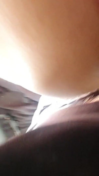 Quickie doggy & crot di muka cewek semok latina dengan pantat bahenol