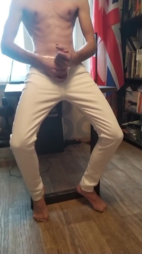 Dick Love Boys: Handjob in white jeans