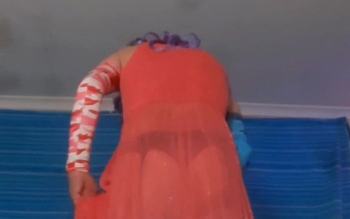 Lizzaali: Burlas en mi vestido rosa y medias y desnudándolo