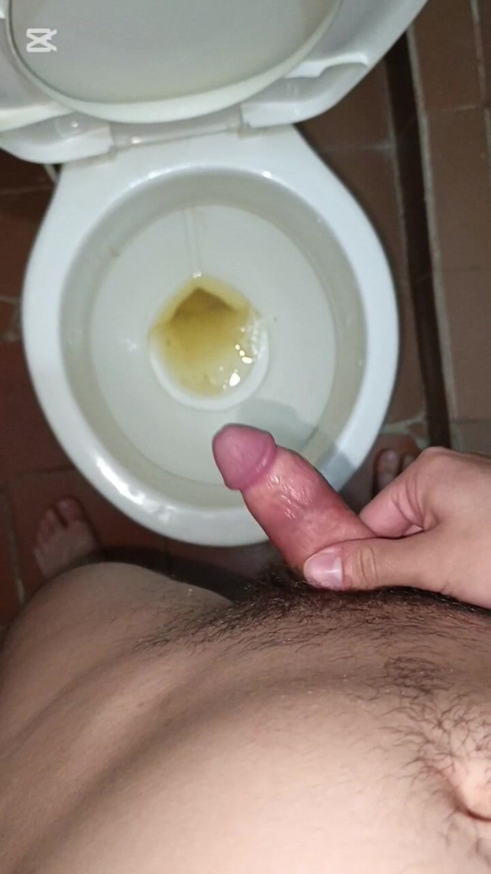 charlessteel: Kompilacja napalonych twinków sikających i masturbujących się