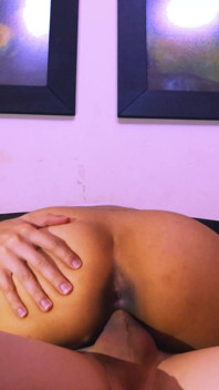 La novia y el instructor de boxeo van al apartamento a follar