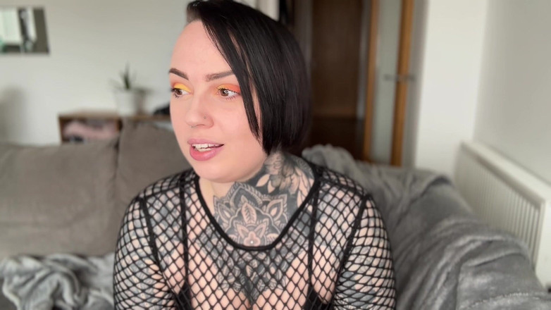 Miss Valentina: Valutazione di un grosso cazzo