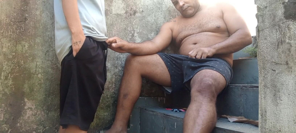 LeoOgro: Suami yang tidak setia di tangga dengan 100% dubur