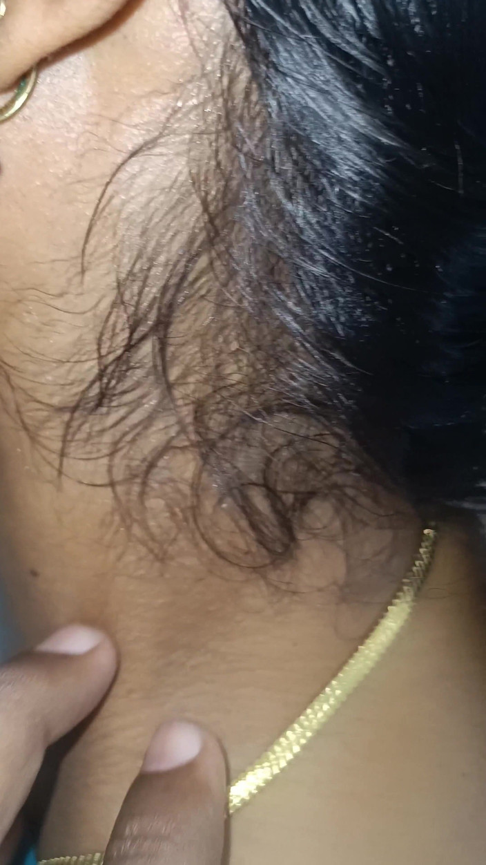 Inba: Femmes mariées, sari de couleur bleue, romance avec son copain