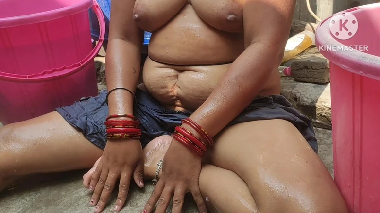 Anita yadav: Rose Water