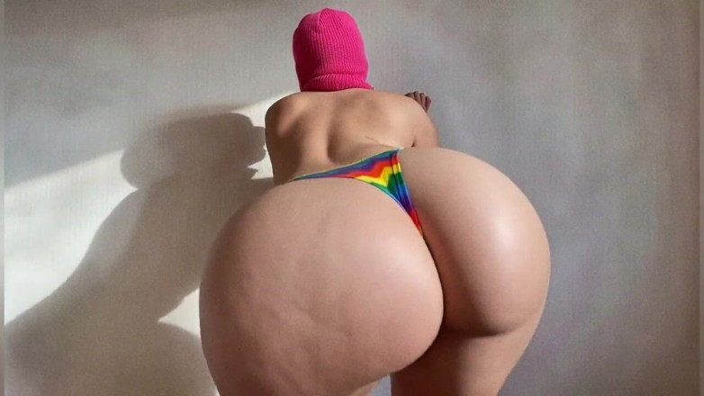 Xprohibidox1: Velká žena má velmi velký zadek