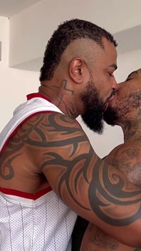 Black Man Big Dick Fucks Ftm After the Game