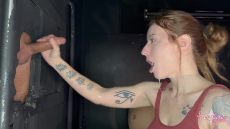 Themistyrein: Misty se rend dans un glory hole pour la première...