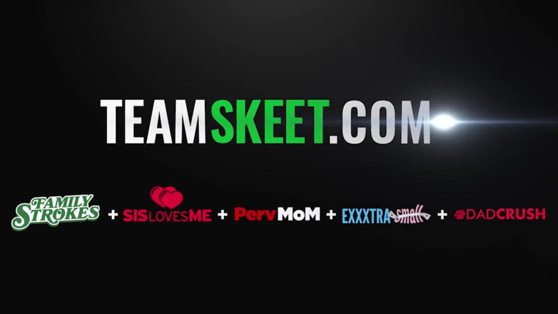Team Skeet: 18-летняя Trinity Rae застенчивая крошка Trinity Rae впервые перед камерой