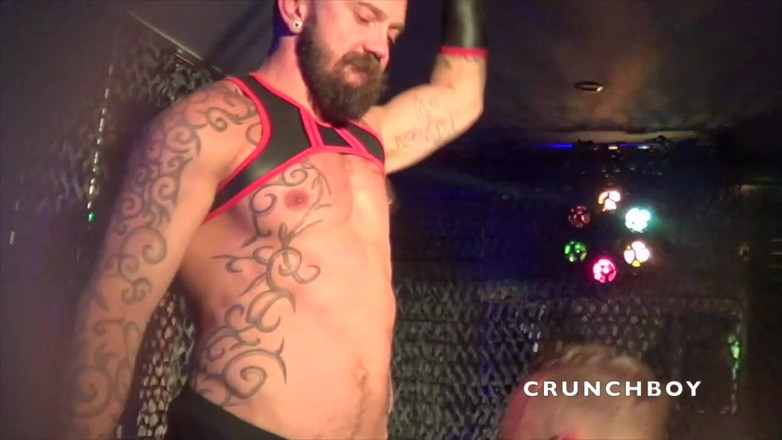 Gaybareback: Mostra porno dal vivo con Stephane Raw e Antonio Miracolo