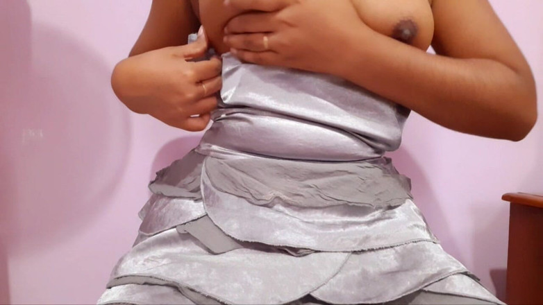 SlMilan: Sri Lankan Girl Morning Tit and Wet Pussy Play
