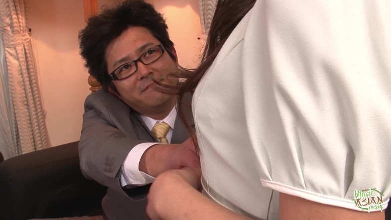 Magic Asian Pussy: Molti ragazzi l'hanno scopata con dei sex toys e poi...