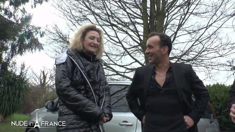 Nude in France: Este marido fragmenta sua esposa e ela é analisada com força...