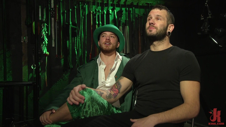 Kinky Bites Gay: Showered in Gold: Johnny Hill and Luke Hudson