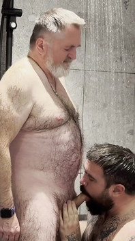 Padrastro osos follan a pelo en la ducha