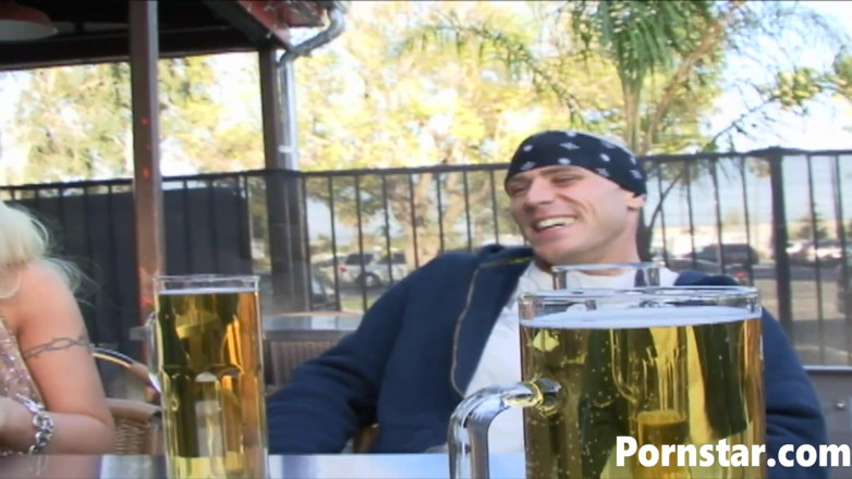 Pornstars: Vacker blond Candy Manson knullar med Johnny Sins