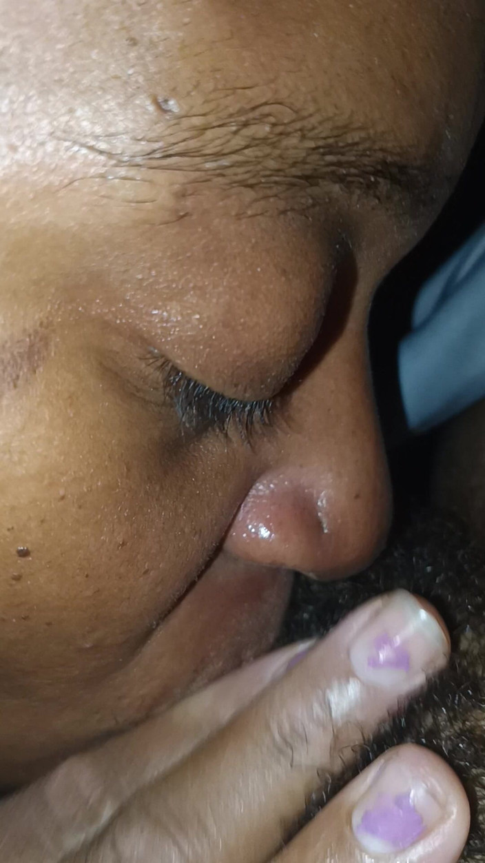 The Nasty House: Ağzıyla yarağa masaj yapıyor!!