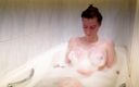 Acrylic Kate Quinn: Getting Wet and Horny in the Bathtub