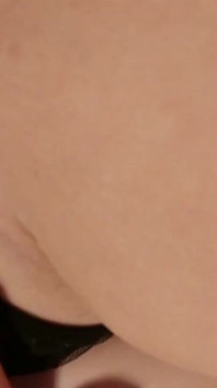 뚱뚱하고 털이 무성한 굴욕