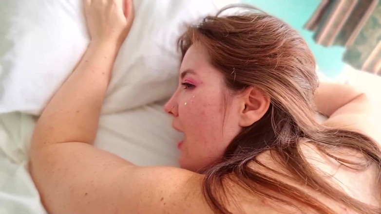 Waldemaria: 하드코어하게 따먹히는 오지는 몸의 아시아 빨간 머리 - POV - 발데마리아