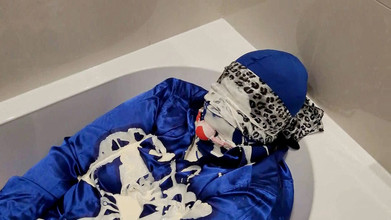 Slutty Ms B: Mengintip satin