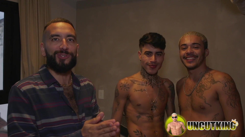 UncutKing: Non circonciso 2 stalloni latini si scopano e sborrata dentro