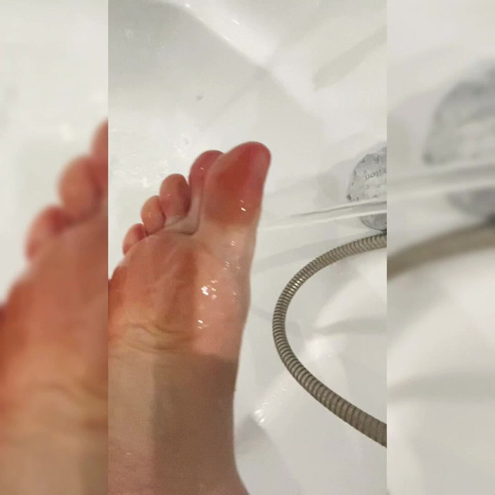 VikkiGeorgia: Dirty Feet