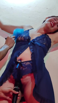 男が手足の縄で縛り、全身をくすぐる、膣も含めて