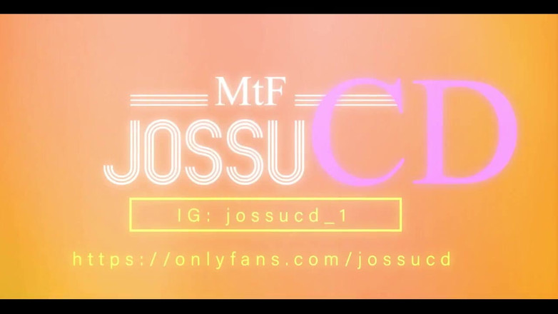 JossuCD: Кроссдрессер Джоссу катається на дивані