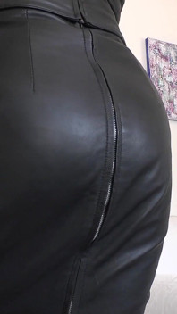 After Hours of Non-stop Masturbation with a Ban on Cumming, Today You Get to Cum on My Leather-clad Backside