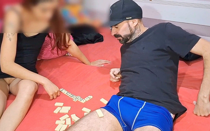 Fanny squirting: Mia Figliastra Gioca a Domino Con Me Senza Mutandine!